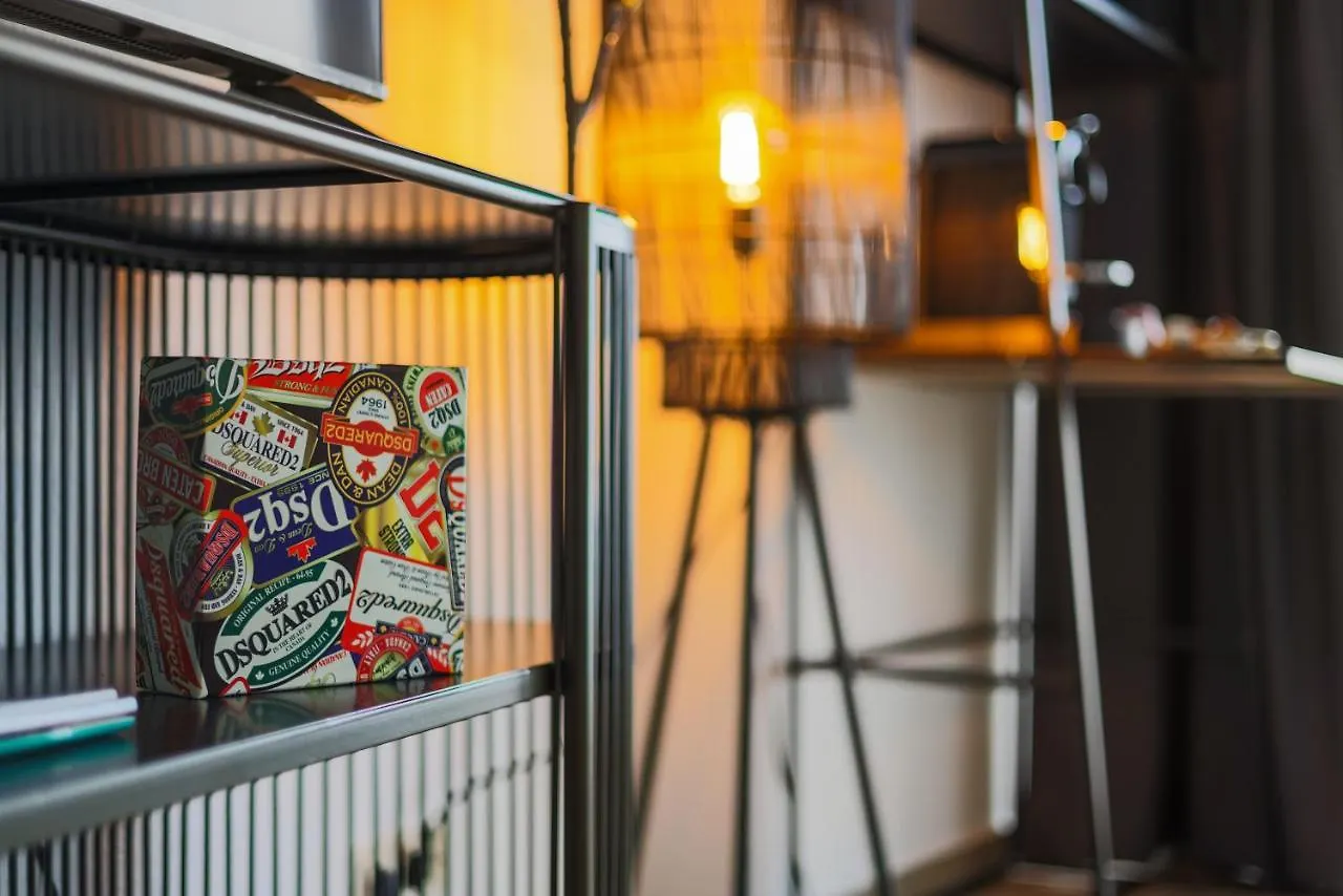 Bright - Stunning City View & Tropical Vibes - Studio Apartment Augsburg Deutschland