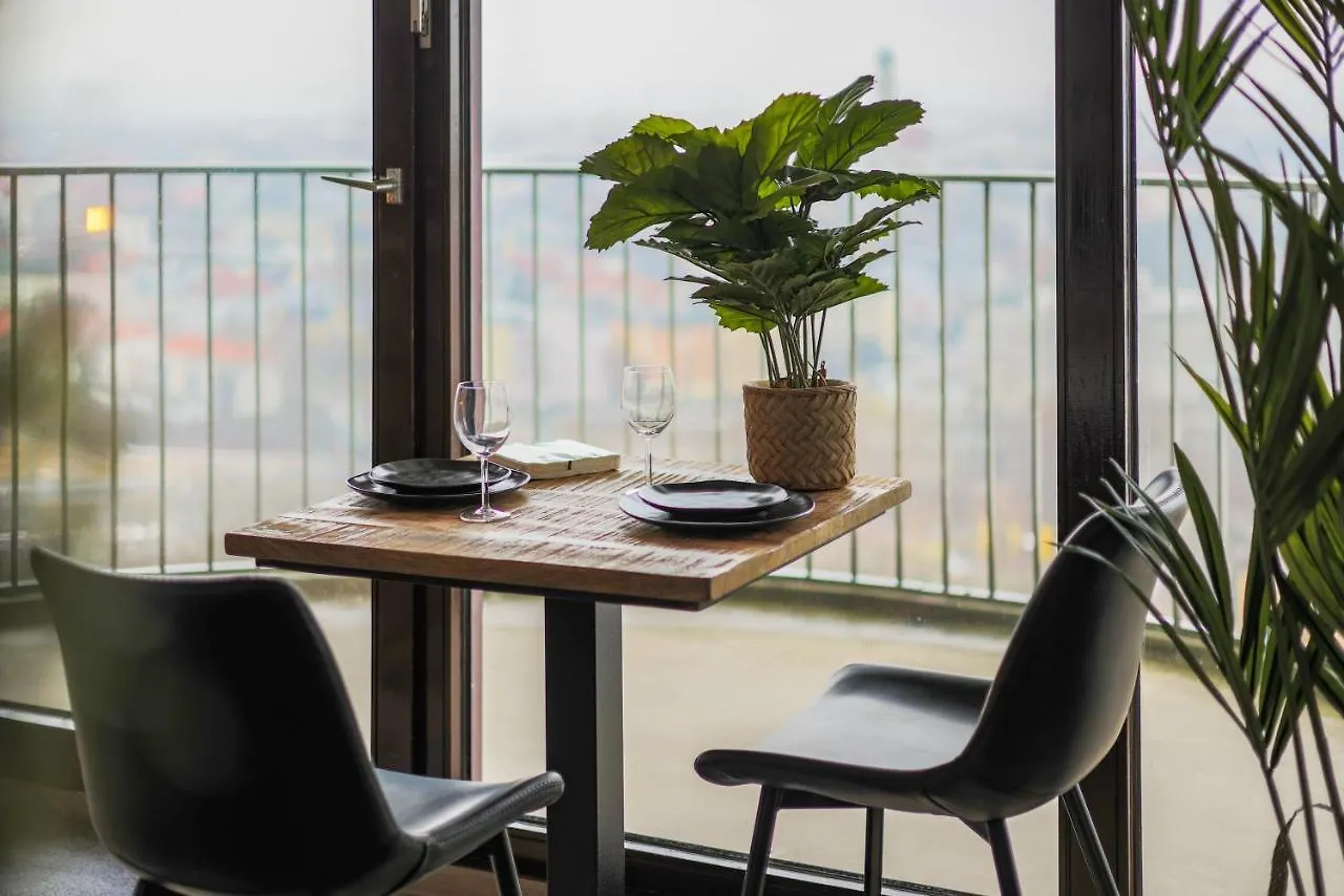Bright - Stunning City View & Tropical Vibes - Studio Apartment Augsburg